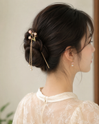 Tulip Pearl Tassel Hair Stick – Pink / Blue